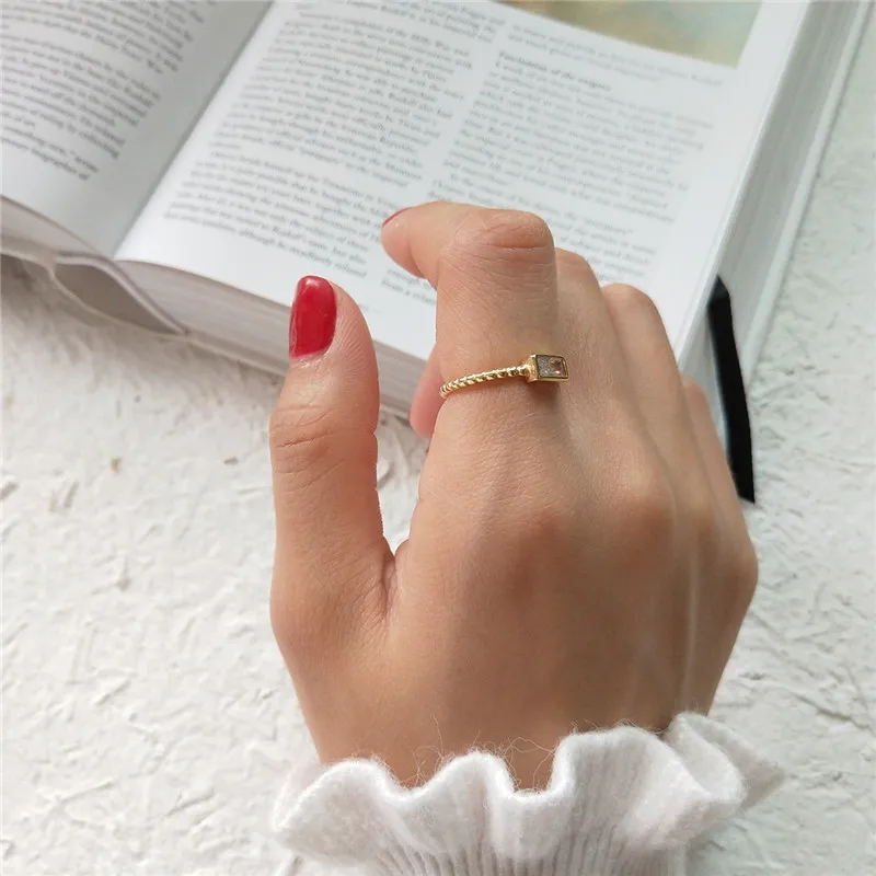 DAIWUJAN minimalistyczny prostokątny ZirconTwist złote pierścienie elegancki 925 srebro próby otwarte pierścień dla kobiet dziewczyna partia palec biżuteria