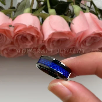 8 mm przycisk pierścionek zaręczynowy dla mężczyzn, czarne wykończenie z fazowane krawędzie obrączki Niebieska wkładka z włókna węglowego wygodne dopasowanie