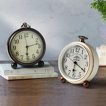 Twórczy vintage retro budzik ciche domowe zegar gra dzwon sypialnia zegar na biurko ze światłem szafki wystrój domu zegar na biurko