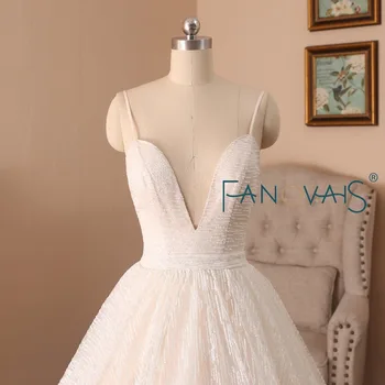 Błyszczące koronkowe suknie ślubne głęboki dekolt sexy backless suknie ślubne Vestido de Novia Vintage Beach Wedding Dress 2019