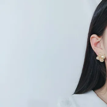 Koreański serial z modnymi ozdobami ręcznie z pereł słodkowodnych kolczyki eleganckie kolczyki w stylu barokowym dla kobiet prezent
