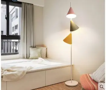 Nordic lampa podłogowa pionowy kreatywny salon stolik macaron plac zabaw, prosty, nowoczesny sypialnia lampy