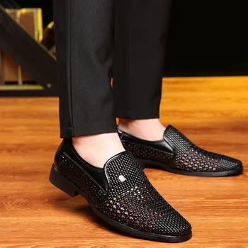Merkmka 2020 nowe letnie męskie skórzane sandały sztuczna skóra miękkie dno antypoślizgowe na buty otwór buty w średnim wieku puste splot tata buty