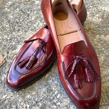 Męskie modne buty z imitacji skóry na niskim obcasie z frędzlami modelowe buty buty броги wiosenne botki vintage, klasyczne męskie casual TV389