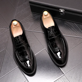 Koreański styl mężczyzny dorywczo biznesowe, ślubne, suknie wieczorowe lakierowane skórzane buty rzeźbione buty броги czarne trampki Bullock zapatos