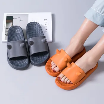 Slide sandały Damskie klapki plażowe zjeżdżalnie kreskówka Mały potwór 3d japonki gruba podeszwa kobiety mężczyźni kąpią buty zapatillas Mujer